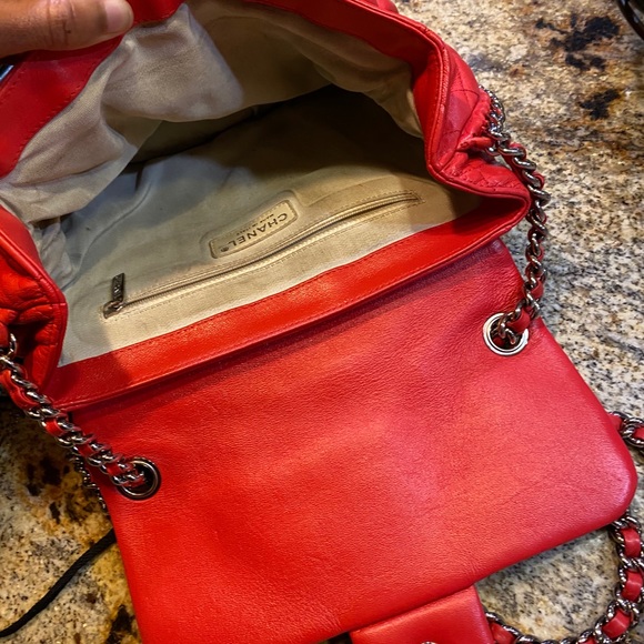 Red Medium Chanel chain around bag - Picture 8 of 8